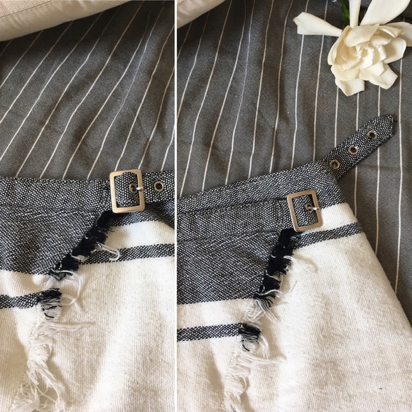 Alice in the Eve fringe wrap buckle skirt sz 2 - Picture 5 of 6